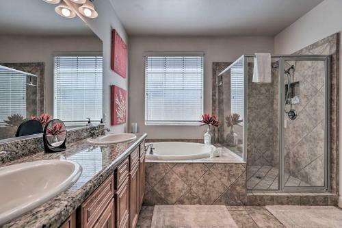 Idyllic Gilbert Abode With Pool - Near Golfing!