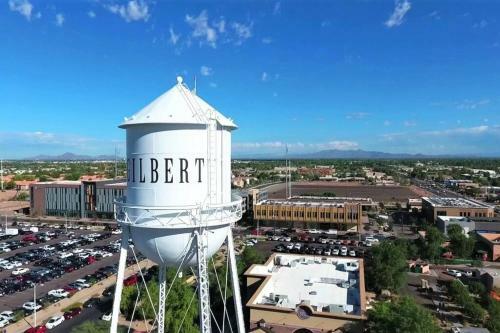 Stylish & Modern Home Near Downtown Gilbert!