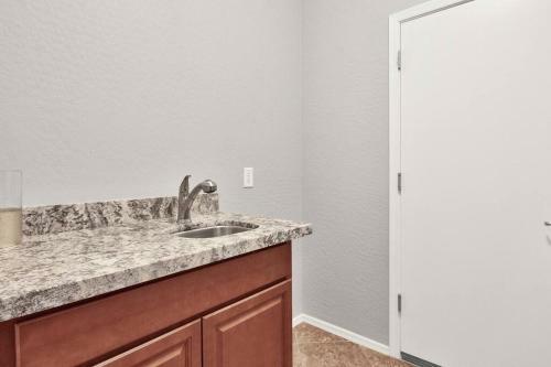 Stylish & Modern Home Near Downtown Gilbert!