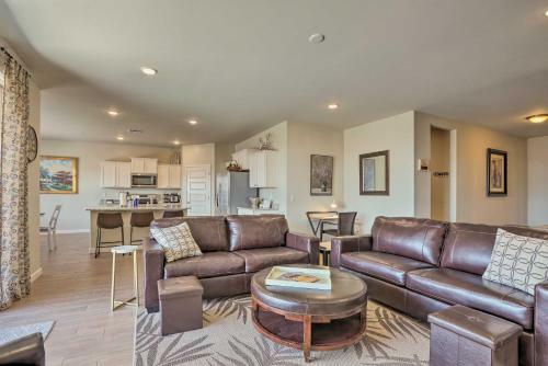Delightful Family-friendly House With Fire Pit!