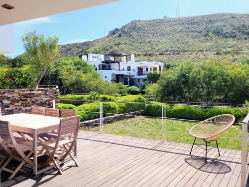 Spacious Family Beach Home With Shared Pool
