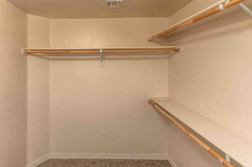 Hot Tub . Spacious . Pets . Central . Boat Parking