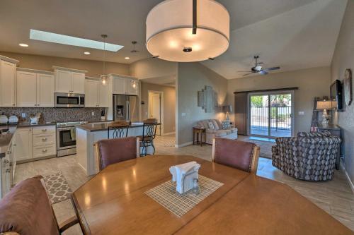 Spacious Home With Bbq, Half Mi To Lake Havasu!