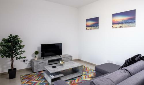 Sunnyside Apartment