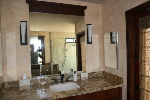 Luxury Updated 3-bedroom Home With Pool
