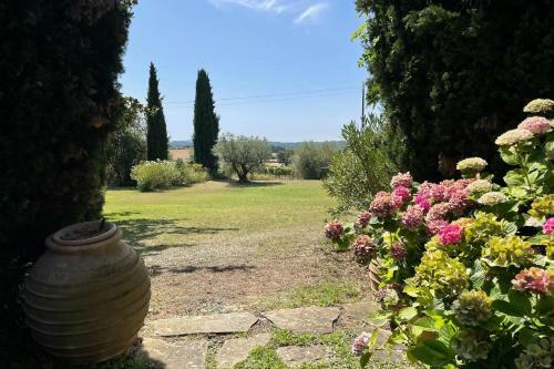 Charming Villa With Swimming Pool - Ideal Holiday
