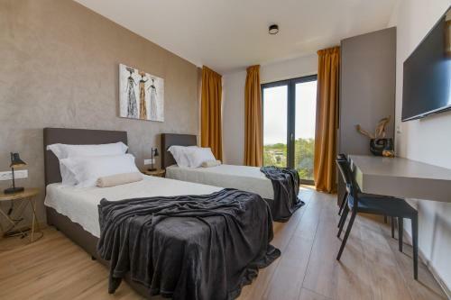 Villa Arestea With Sea View And Wellness