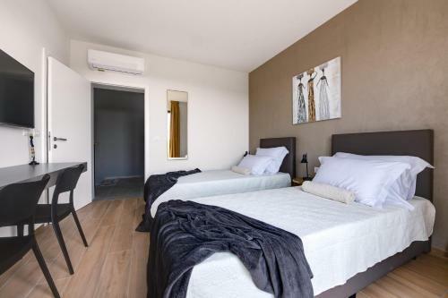 Villa Arestea With Sea View And Wellness