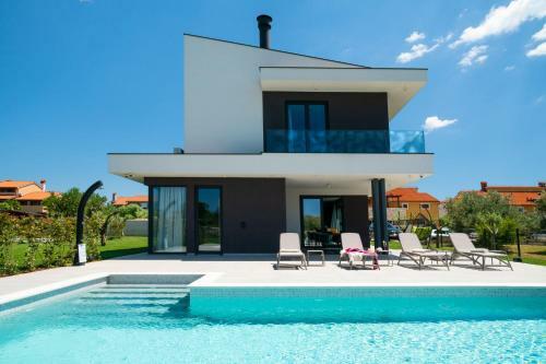 Villa Arestea With Sea View And Wellness