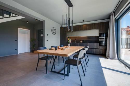 Villa Arestea With Sea View And Wellness