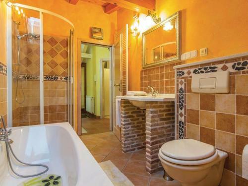 Rustic Holiday Home In Vrsar With Garden
