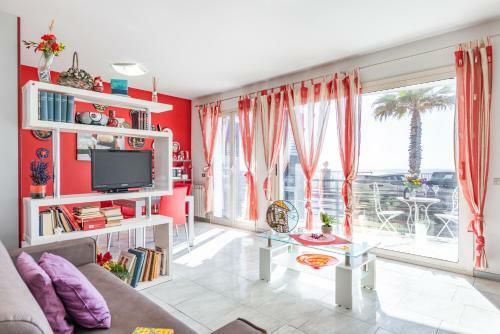 Castello Normanno Modern Sea View Apartment