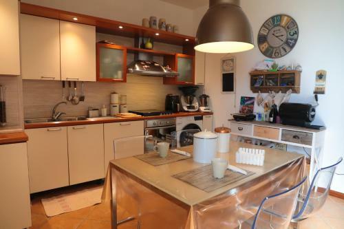 Hostal Appartamento Incantevole Con Camino (stanza)