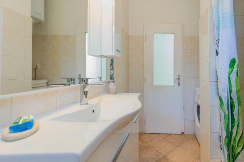 Apartmani Ema I Toni