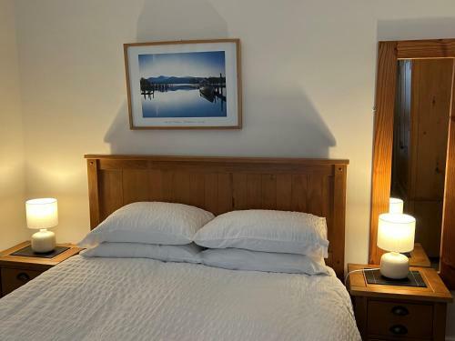 Cheerful 3 Bedroom Cottage In Central Location