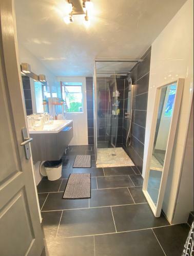 Belle Chambre Avec Piscine Et Jacuzzi