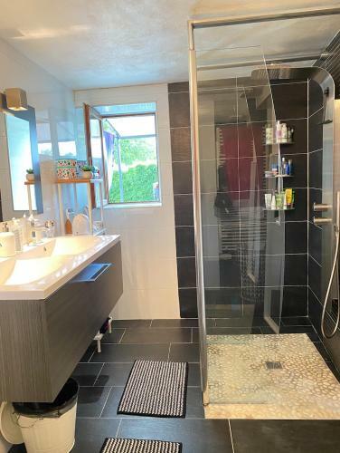 Belle Chambre Avec Piscine Et Jacuzzi