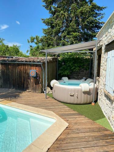 Belle Chambre Avec Piscine Et Jacuzzi