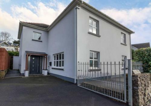 Amroth Holiday Home With Sea Views