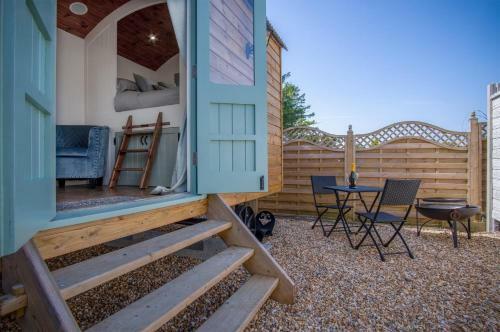 Rosemary - 1 Bedroom Shepherd's Hut - Amroth