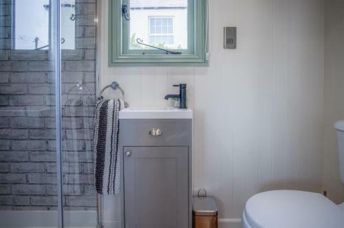 Rosemary - 1 Bedroom Shepherd's Hut - Amroth