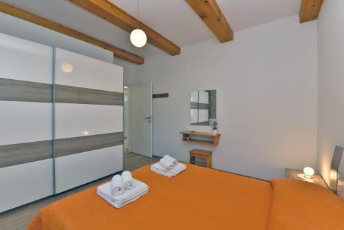 House Tudari 2176