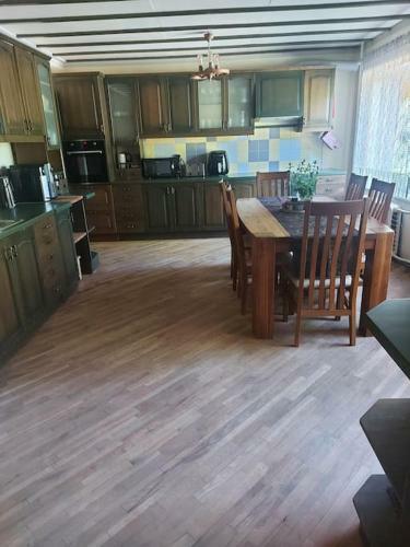 Villa Privaatne Suure Kinnistuga Elamu Otep��l.