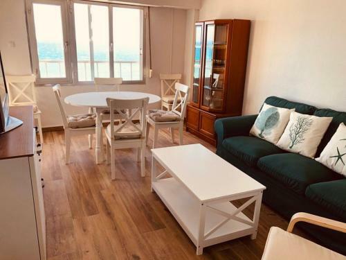 Apartamento En Primera Linea Del Paseo Mar�timo