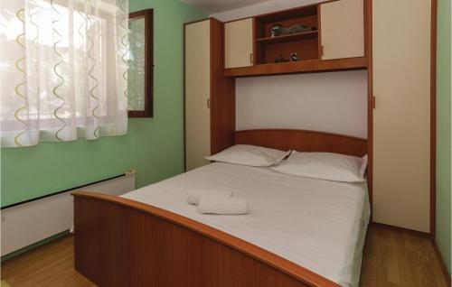 Three-bedroom Apartment In Bajagic