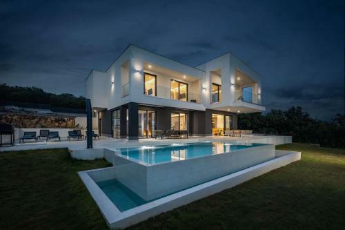 Beautiful Villa Aoora