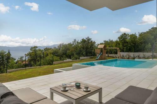 Beautiful Villa Aoora