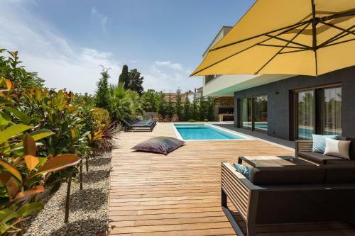 Luxury Villa With Pool-near The Beach