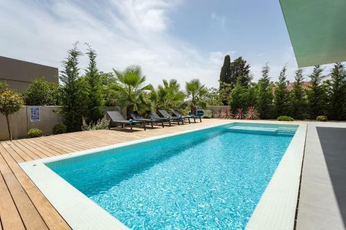 Luxury Villa With Pool-near The Beach