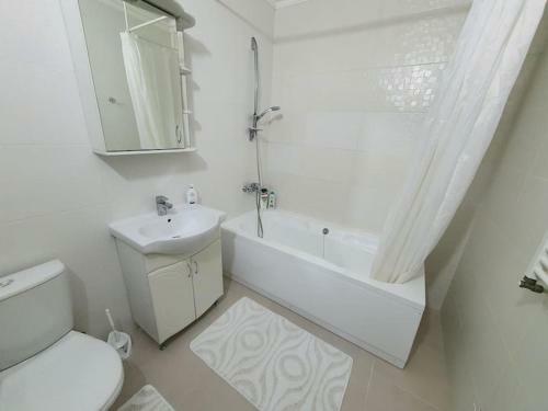 White Apartament De Lux