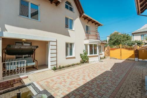 Villa Bright And Cozy Home With Personal Terrace