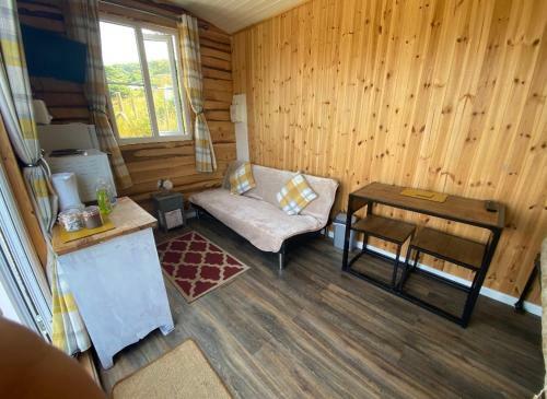 Cwt Melyn, Shepherds Hut With Views