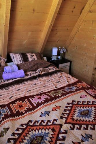 Log - Cabin Hope
