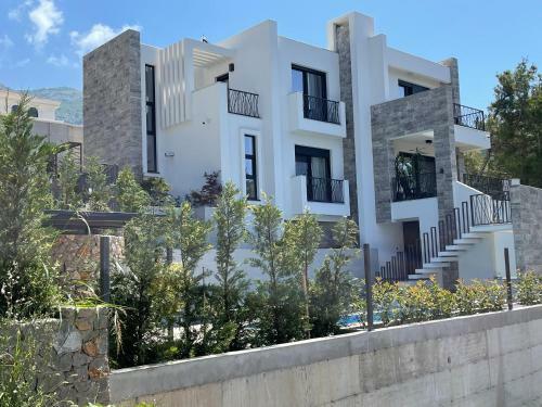 Villa Pine