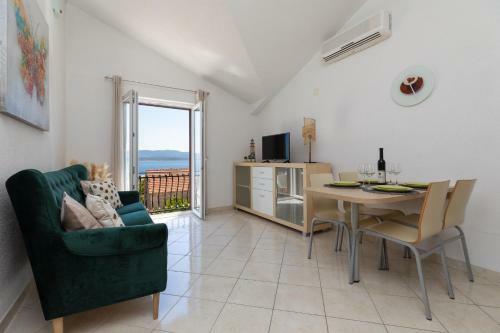 Green Apartment