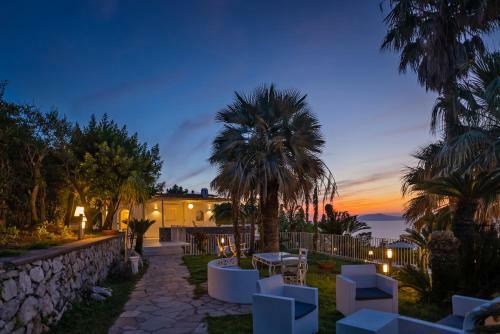 Hostal Capri Blue Luxury Villa Le Tre Monelle