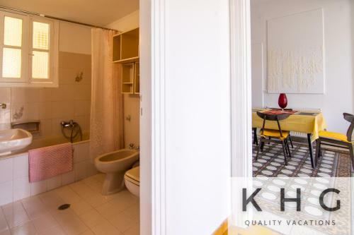 Eleni's Super Central Apartments! 5 Minutes Walking From Everything!
