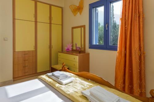 Villa Artemis - Luxury Home Over Lourdas Bay
