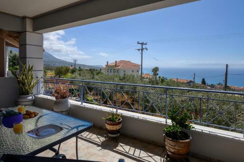 Villa Artemis - Luxury Home Over Lourdas Bay