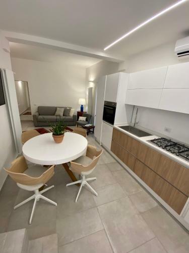 Lucianita House