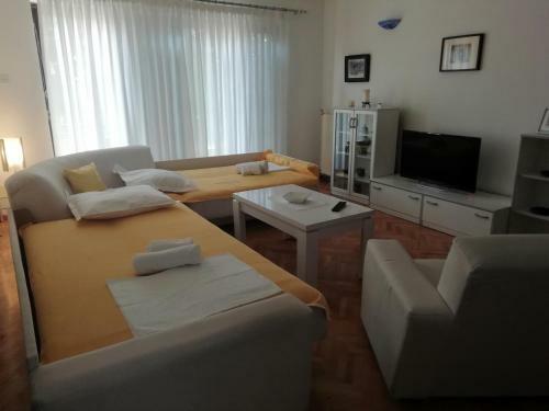 Pine Apartment
