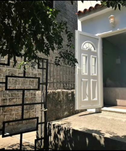 Apartamento Garsonjera U Dobroti