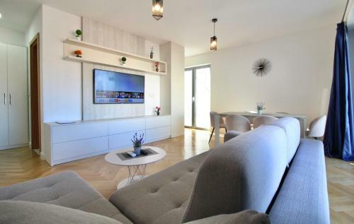 Apartamento 2bd New Dobrota Apt With Bay Views