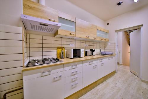 Hostal H17