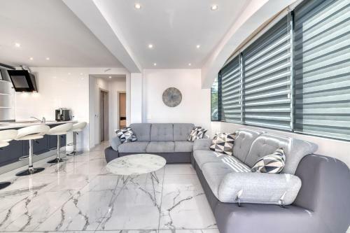 Sunny View Apartment
