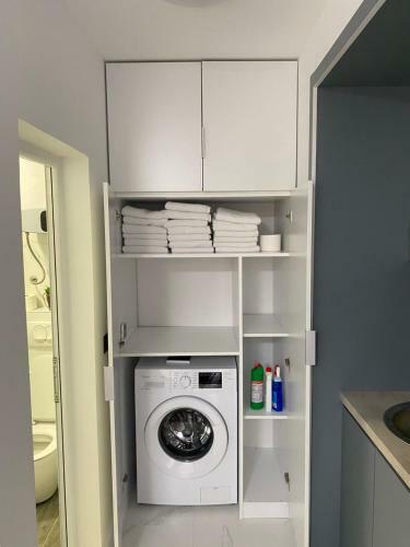 Deluxe Pool Apartment 3